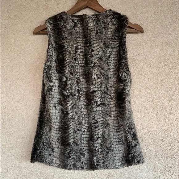 Chelsea & Violet XS Faux Fur Vest - Picture 2 of 3